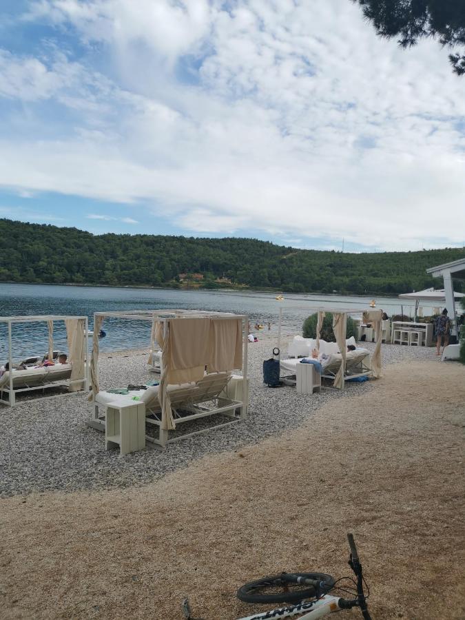 Camper For Two Hotell Banjole Exteriör bild